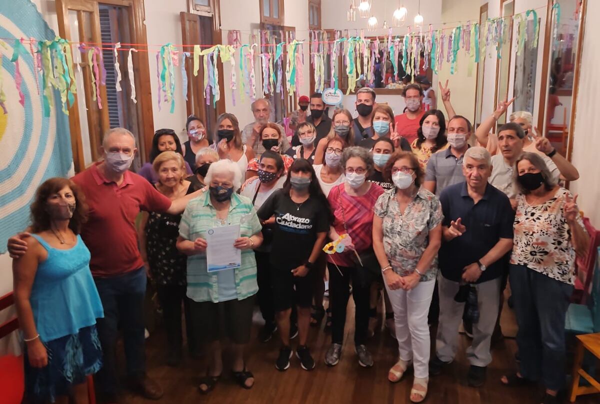 Abrazo Ciudadano entregó 330 kits de útiles a través de la donación de una reconocida vecina
