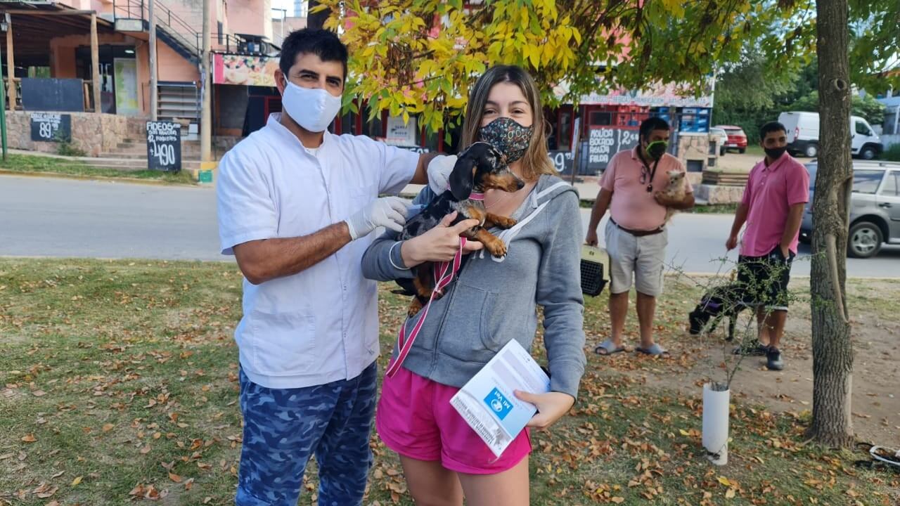 Campaña de Vacunación Antirrábica en San Antonio de Arredondo.