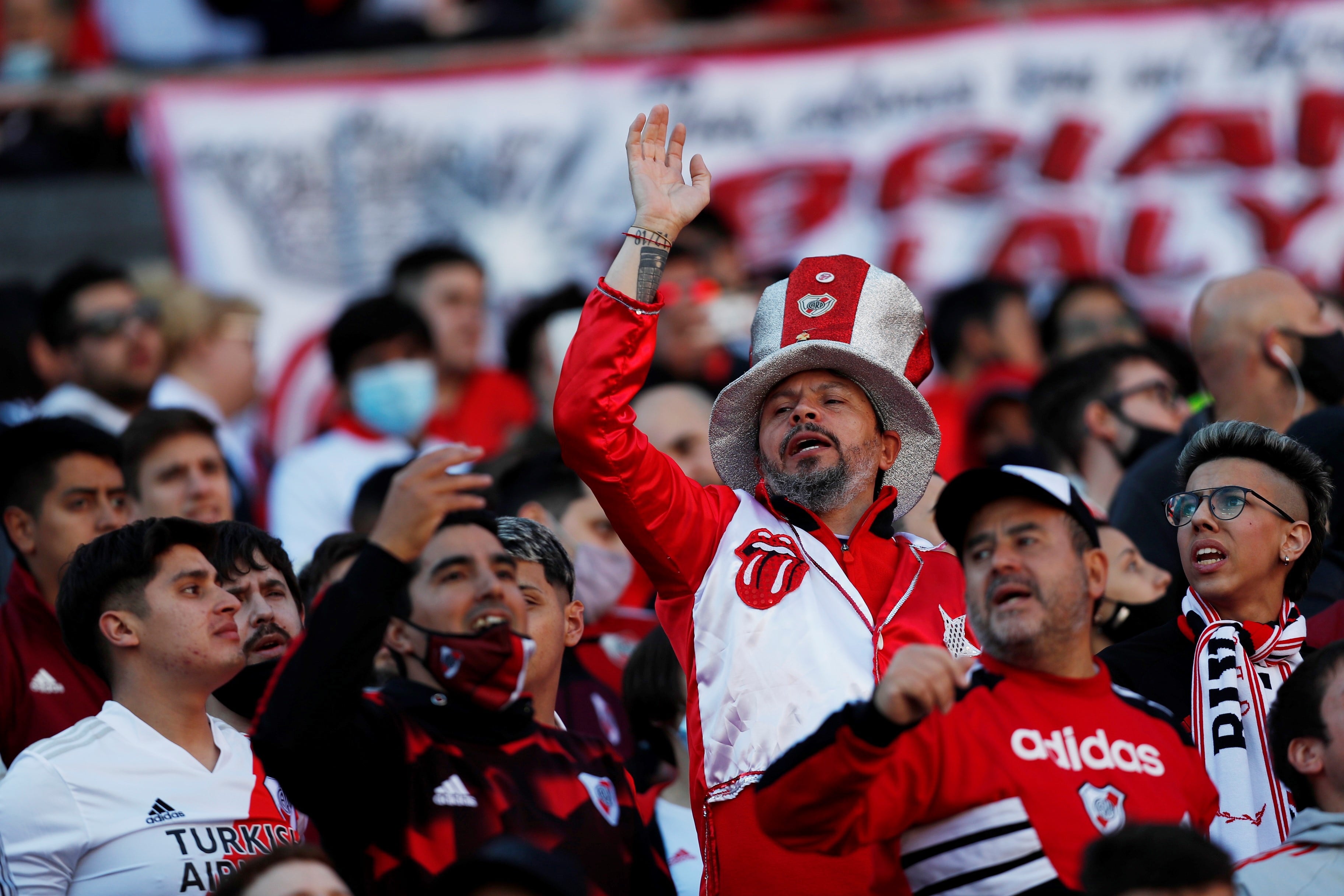 Las mejores fotos del regreso de los hinchas al Monumental.