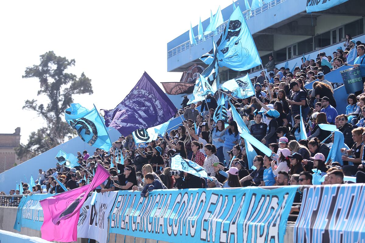 En el día de la futbolista, Belgrano dio un espectáculo y goleó 7 a 1 a Vélez