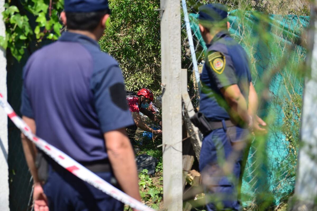 Córdoba: hallaron dos cuerpos en el pozo de la casa de barrio Autódromo