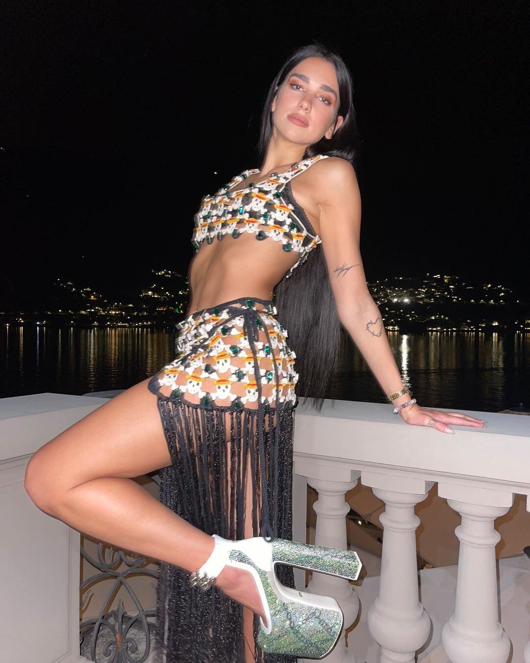 Los extravagantes outfits de Dua Lipa.