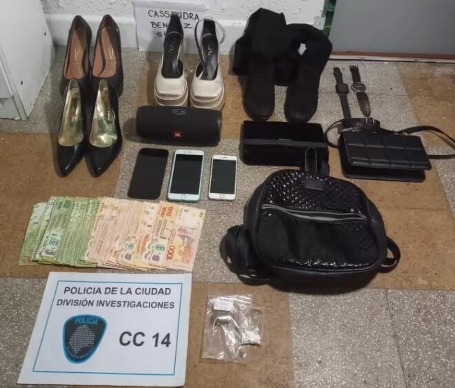 Los objetos que la Policía secuestró de los allanamientos.