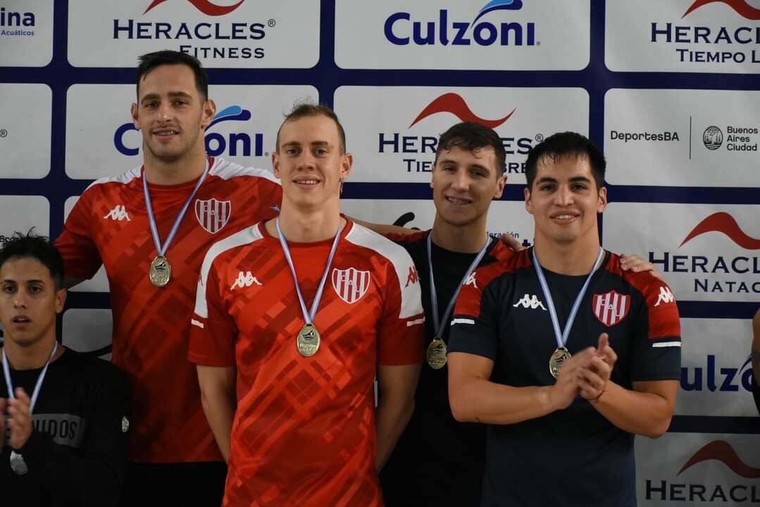 Benjamín Ghione natación Unión de Santa Fe