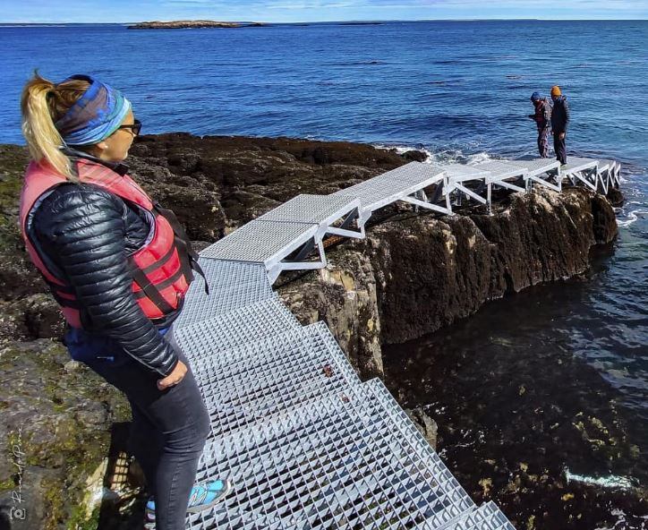 Avanza la construcción de pasarelas para el muelle de acceso.