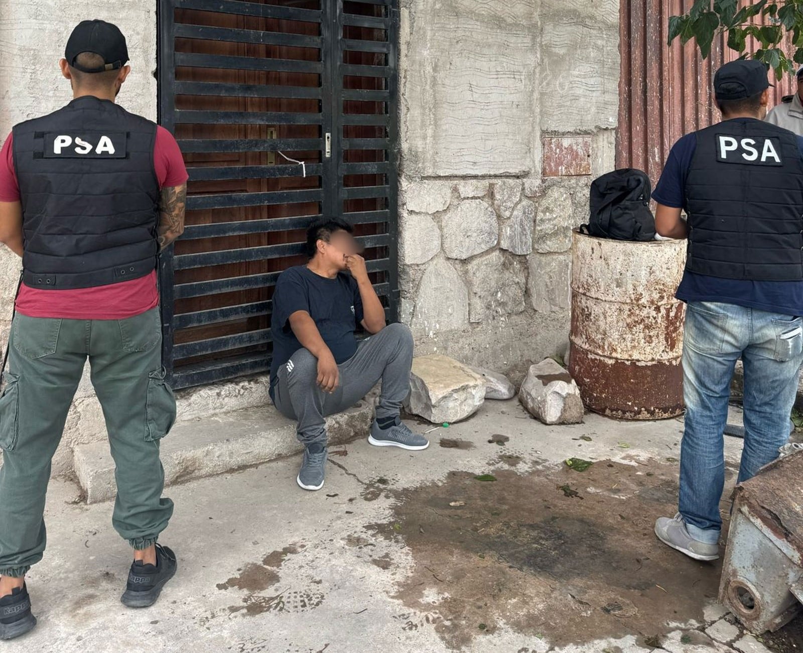 Efectivos de la Policía de Seguridad Aeroportuaria (PSA) capturaron en Jujuy a un narcotraficante que era buscado desde 2021.