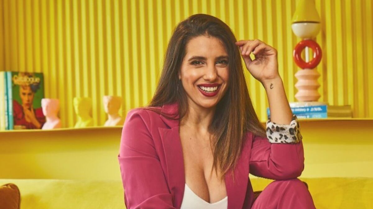 “Abdominales de acero”: en short y minitop, Cinthia Fernández mostró su rutina