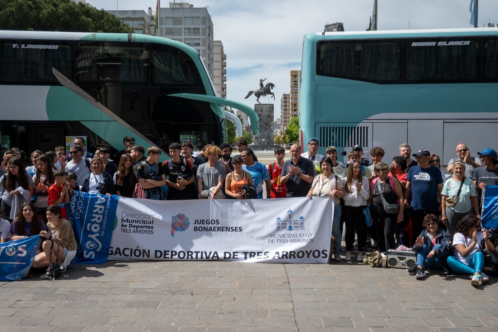 Partieron rumbo a Mar del Plata los 120 representantes de Tres Arroyos en la final de los Juegos Bonaerenses