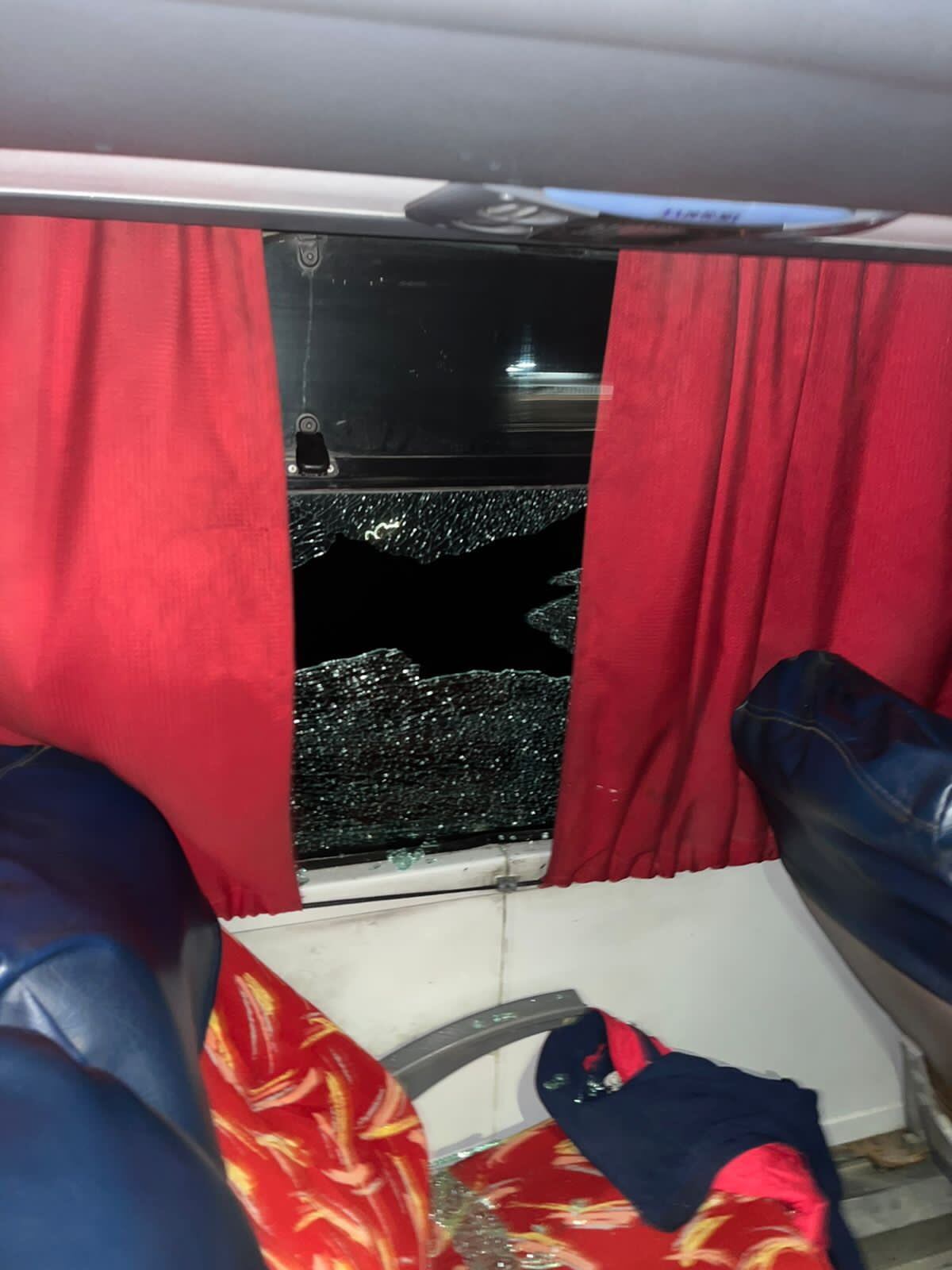 Inseguridad en Córdoba: atacaron a piedrazos a dos colectivos en cercanía al barrio Ciudad de Mis Sueños