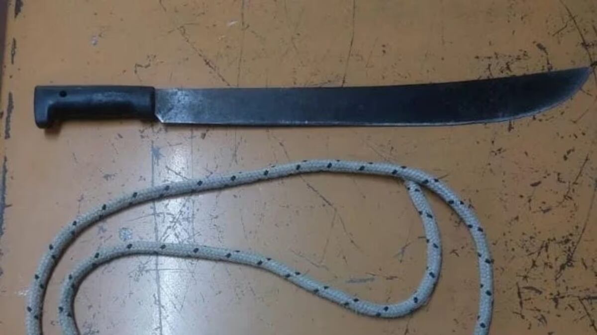 Violencia en Córdoba: amarró de pies y manos a su pareja y la amenazó con un machete