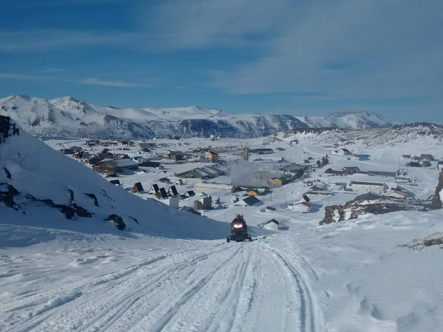 En invierno se recomienda andar en motos de nieve.