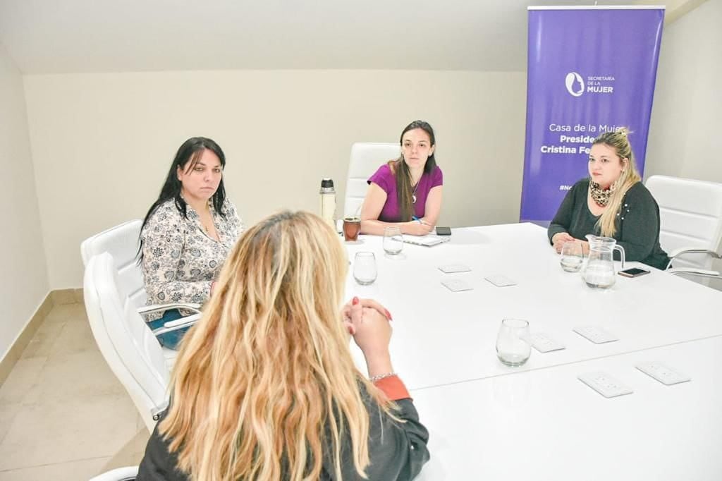 La Coop Transportistas TDF mantuvo una reunión conjunta con funcionarias municipales.