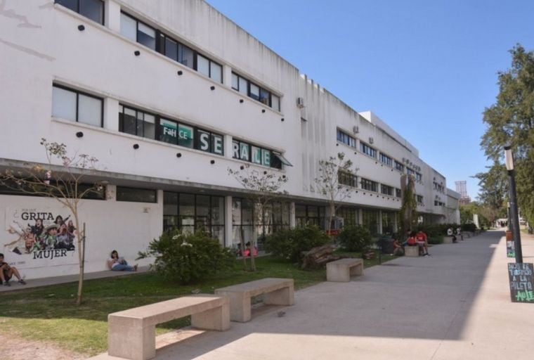 Facultad de Humanidades de la Universidad Nacional de La Plata (UNLP).