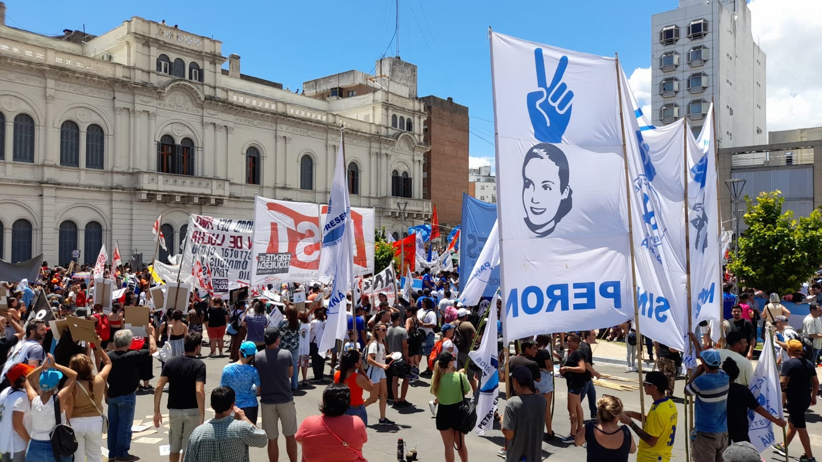 En el comunicado advirtieron a los legisladores por la provincia que "tendrán que rendir cuentas ante el pueblo de Entre Ríos" si votan a favor de la Ley de Bases.