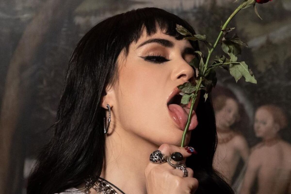 Lali Espósito encendió el escenario de sensualidad con su look