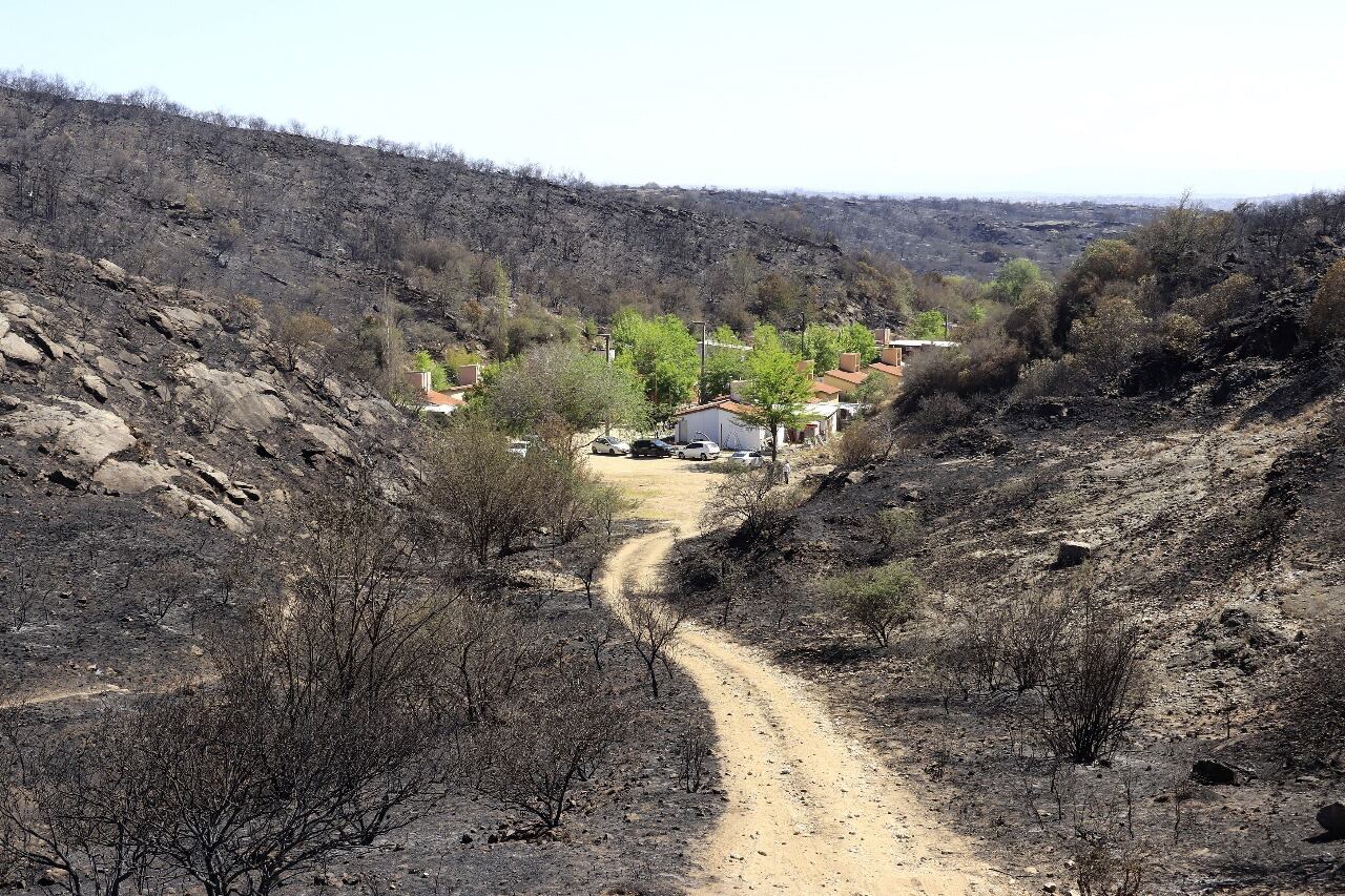 Tareas luego del incendio en Carlos Paz