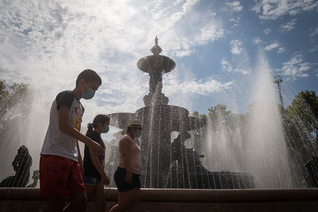 Precaución por ola de calor en Mendoza.
Se mantienen las condiciones de peligro por altas temperaturas.
De efecto alto a extremo, muy peligroso que podría afectar a todas las personas.

Foto: Ignacio Blanco / Los Andes 