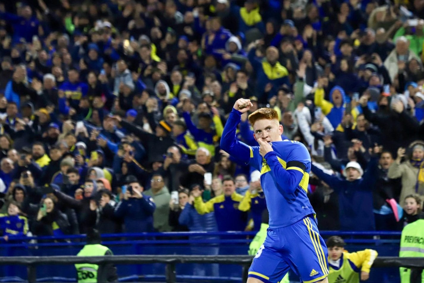 Valentín Barco celebra su gol en la victoria de Boca ante Newell's