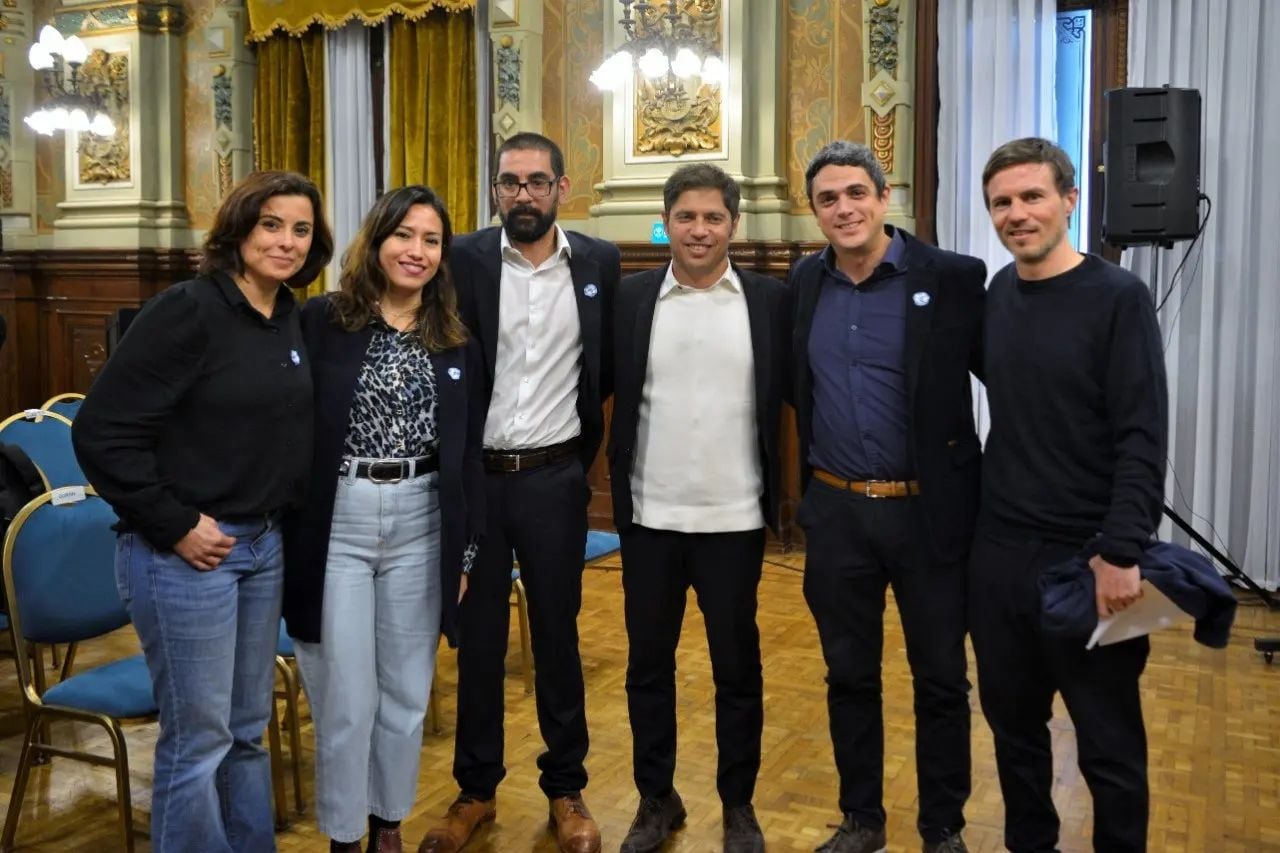 Los concejales Virginia Giorno, Paula Bermejo y Rodrigo Sartori acompañaron al presidente del Consorcio de Gestión de Puerto Rosales Rodrigo Aristimuño.