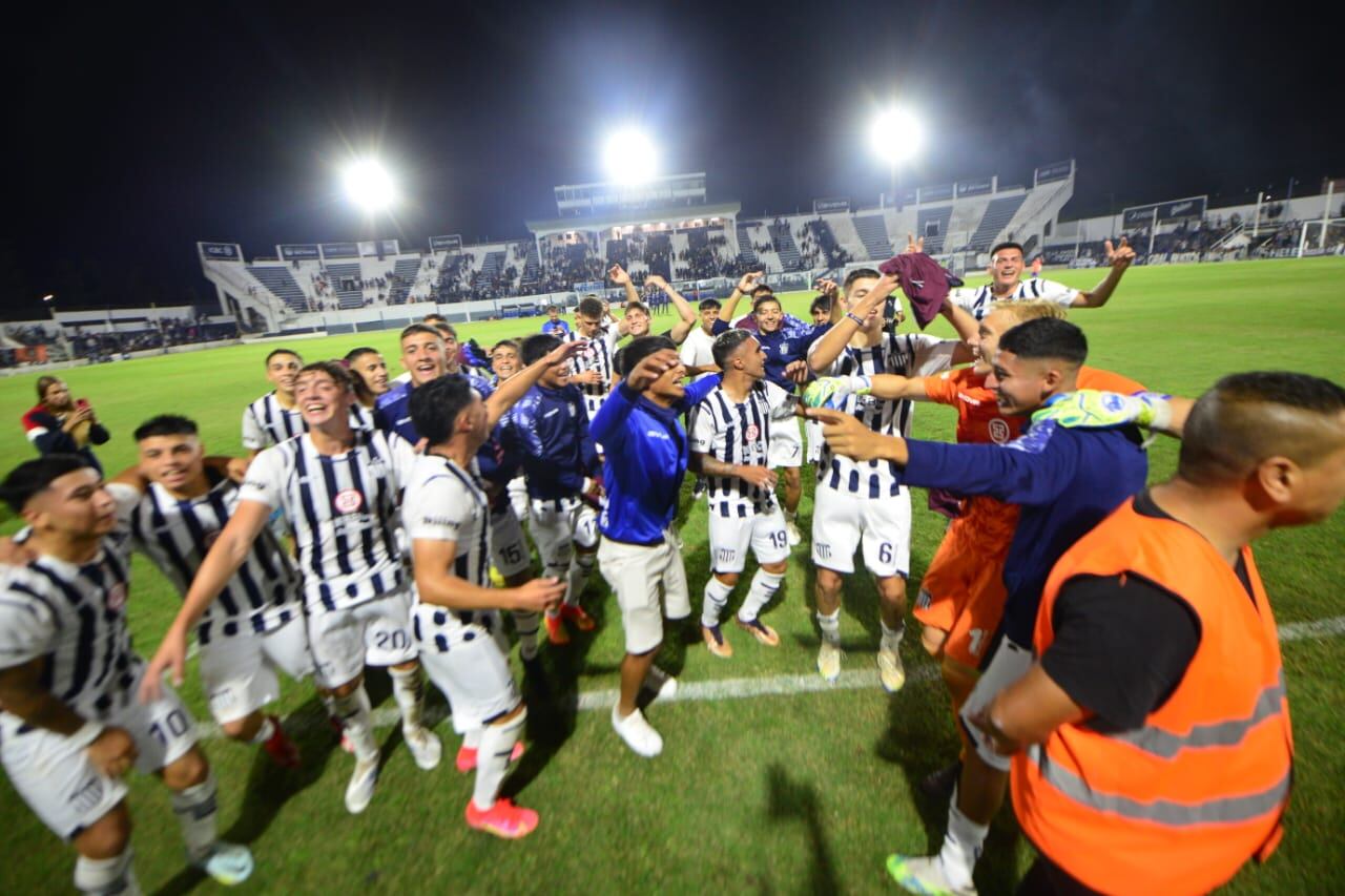 Talleres venció 5-1 a Instituto en el estadio La Boutique de Barro Jardín, en el marco del partido del torneo de Reserva de la Liga Profesional. (Javier Ferreyra / La Voz)