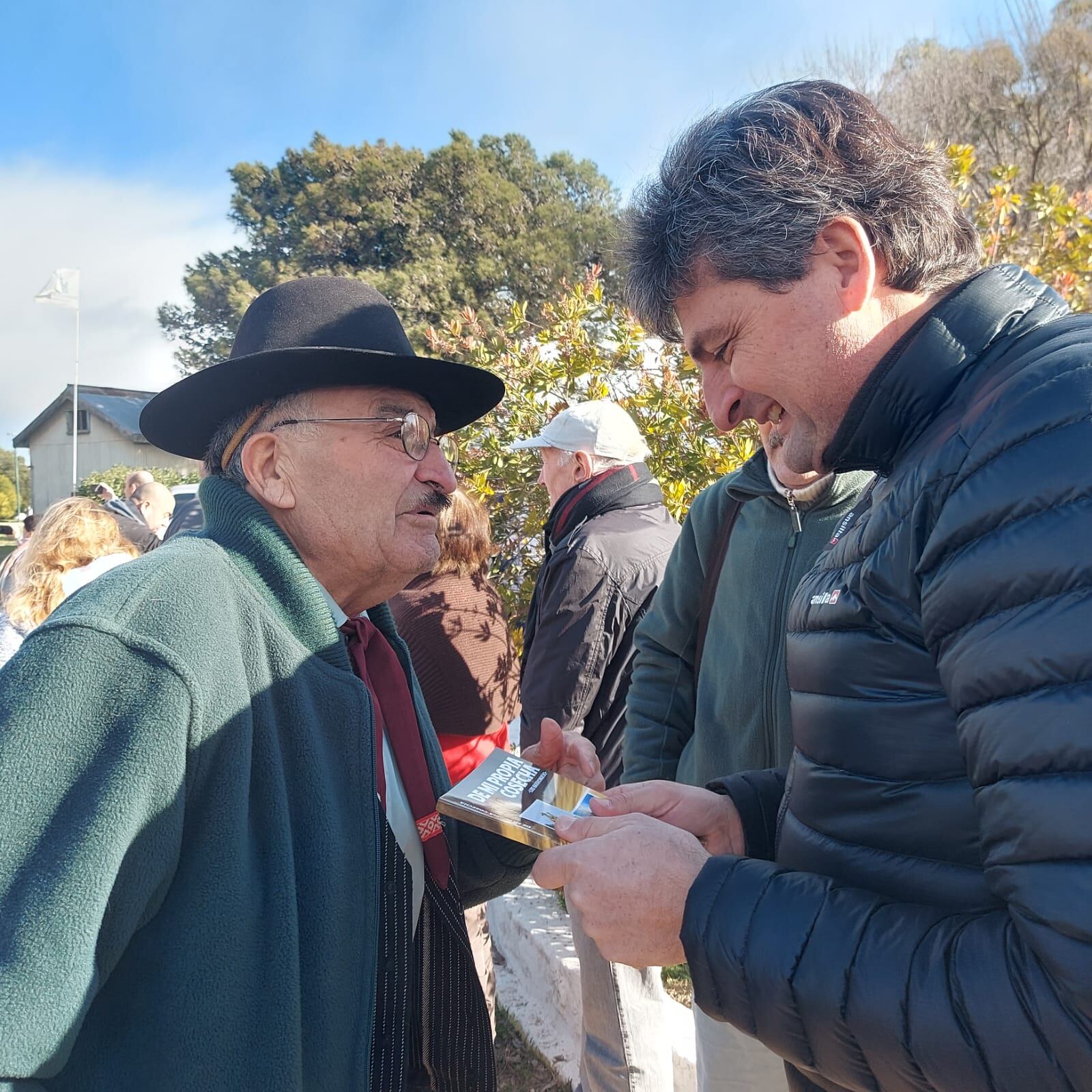 Matías Fhürer presente en el aniversario de Micaela Cascallares