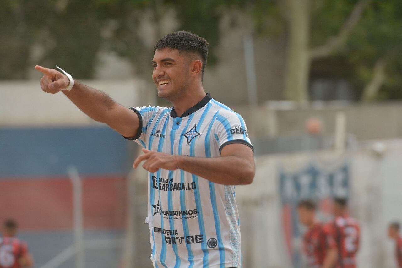 10 de Diciembre 2023  Argentino vs Fadep

Gran final del Clausura de la Liga Mendocina, Argentino vs FADEP
Foto Cristian Guzzo /  Los Andes
