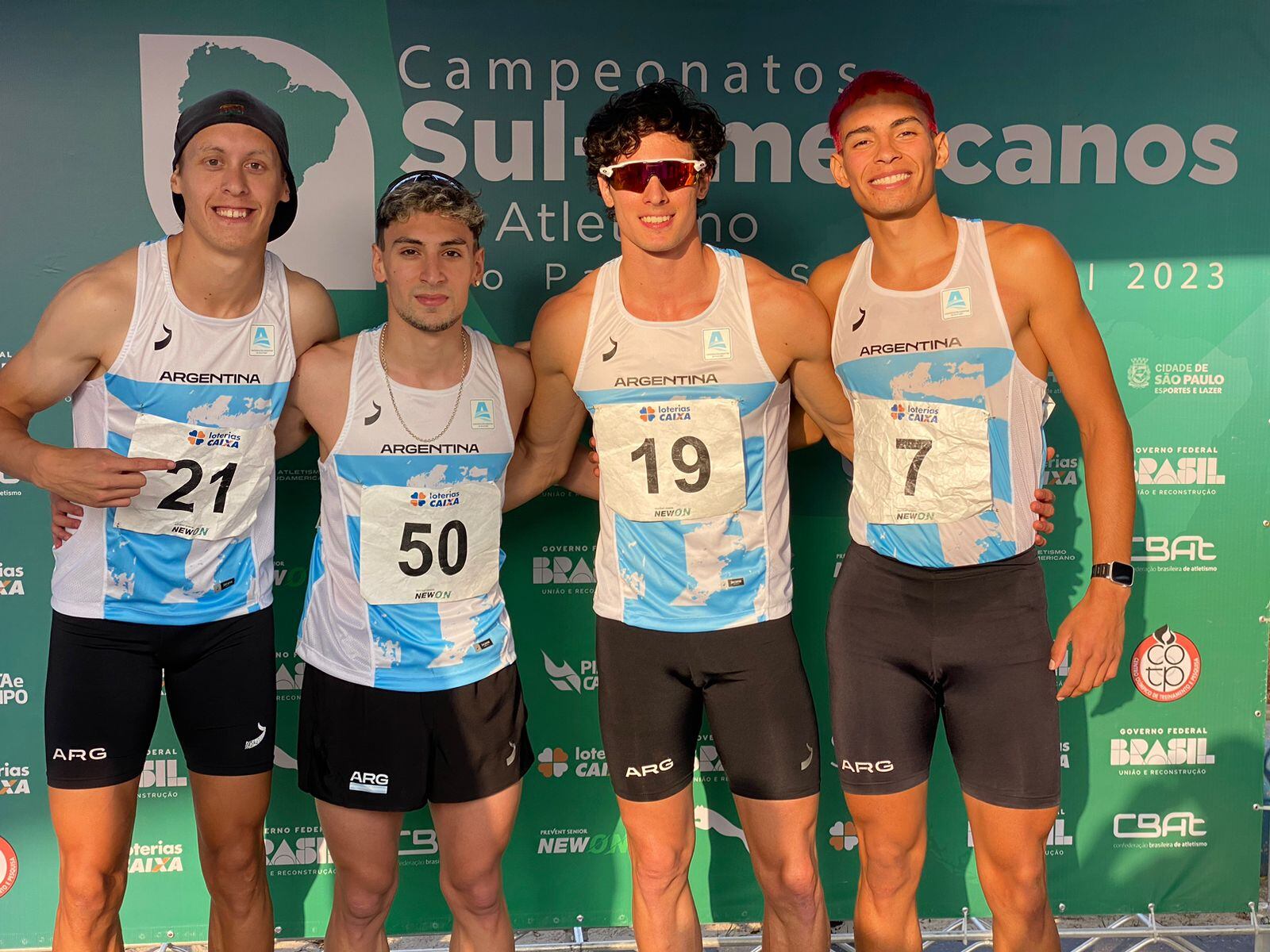 Bruno De Genaro, velocista puntano con medalla de bronce en los 4x400 en el Sudamericano.