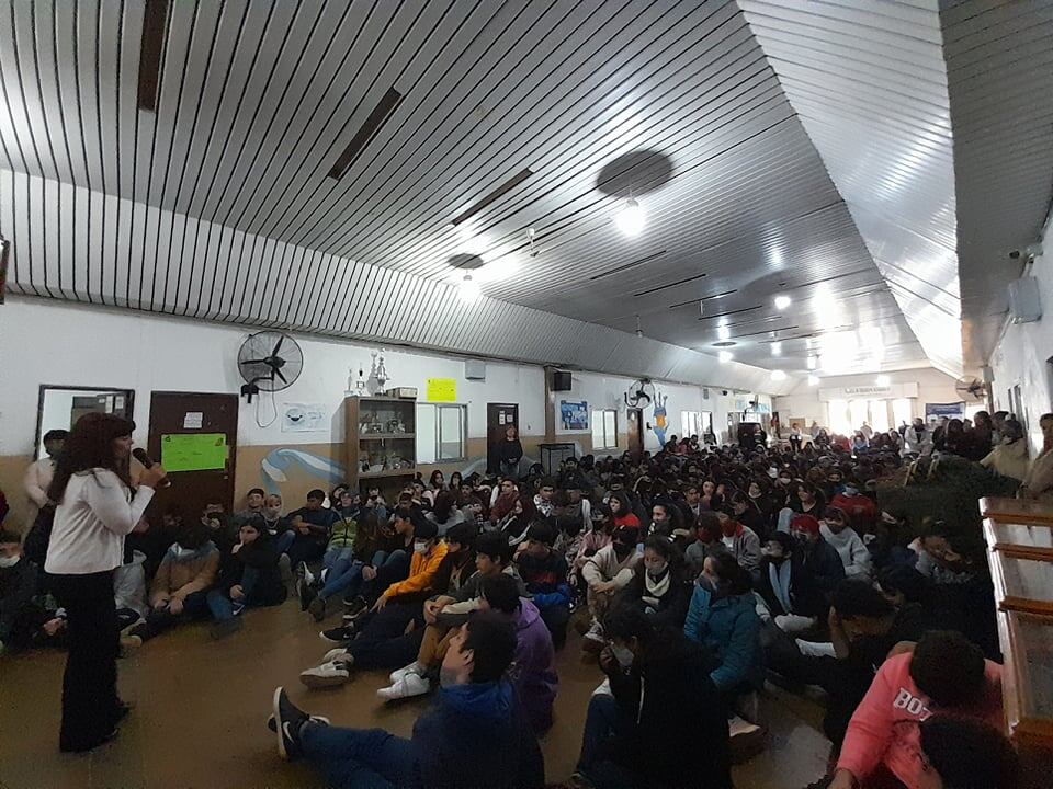 El museo de Infantería de Marina visitó la Secundaria Nº1