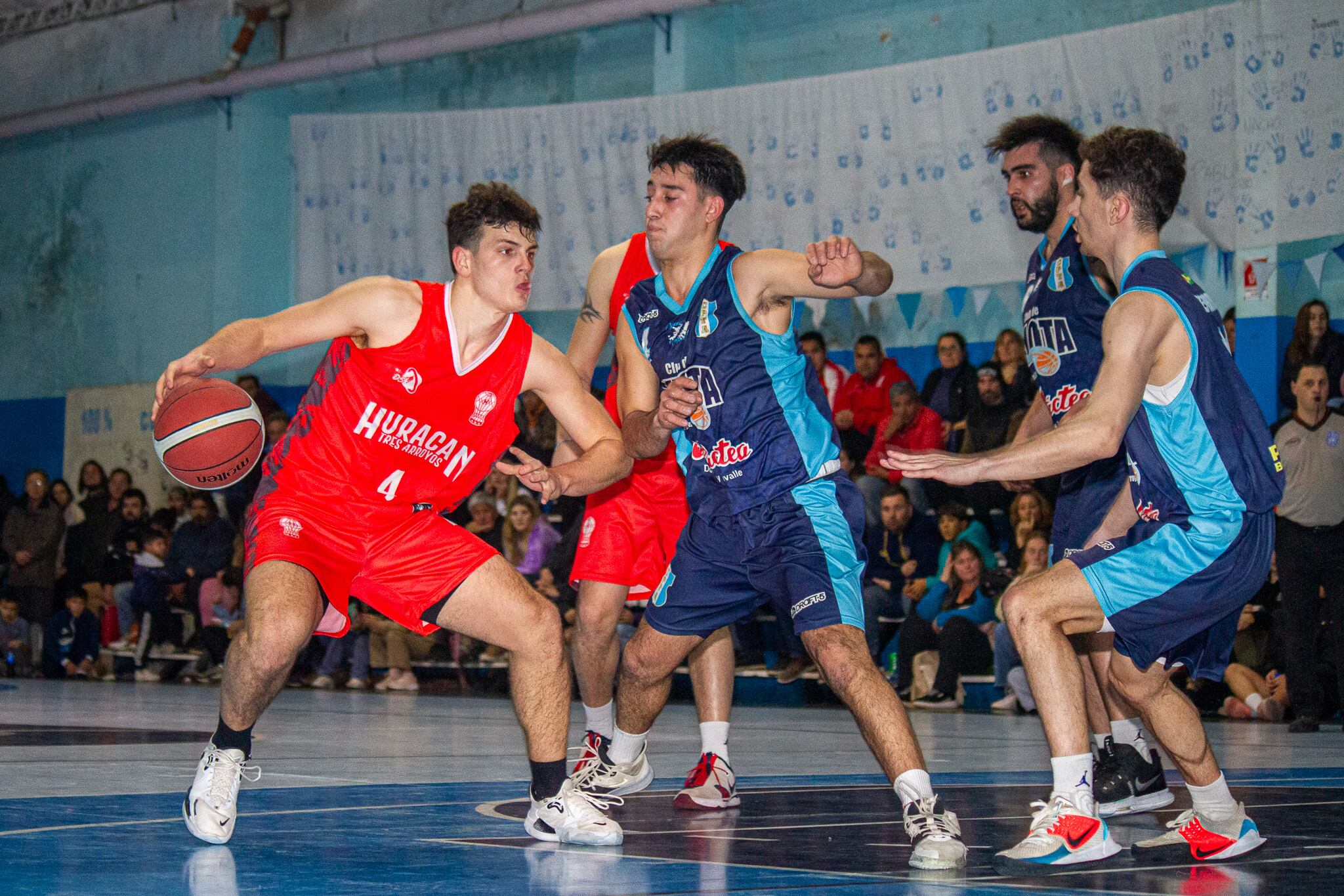 Torneo Oficial de Básquet de Tres Arroyos: Ganó Huracán y continúa en la cima