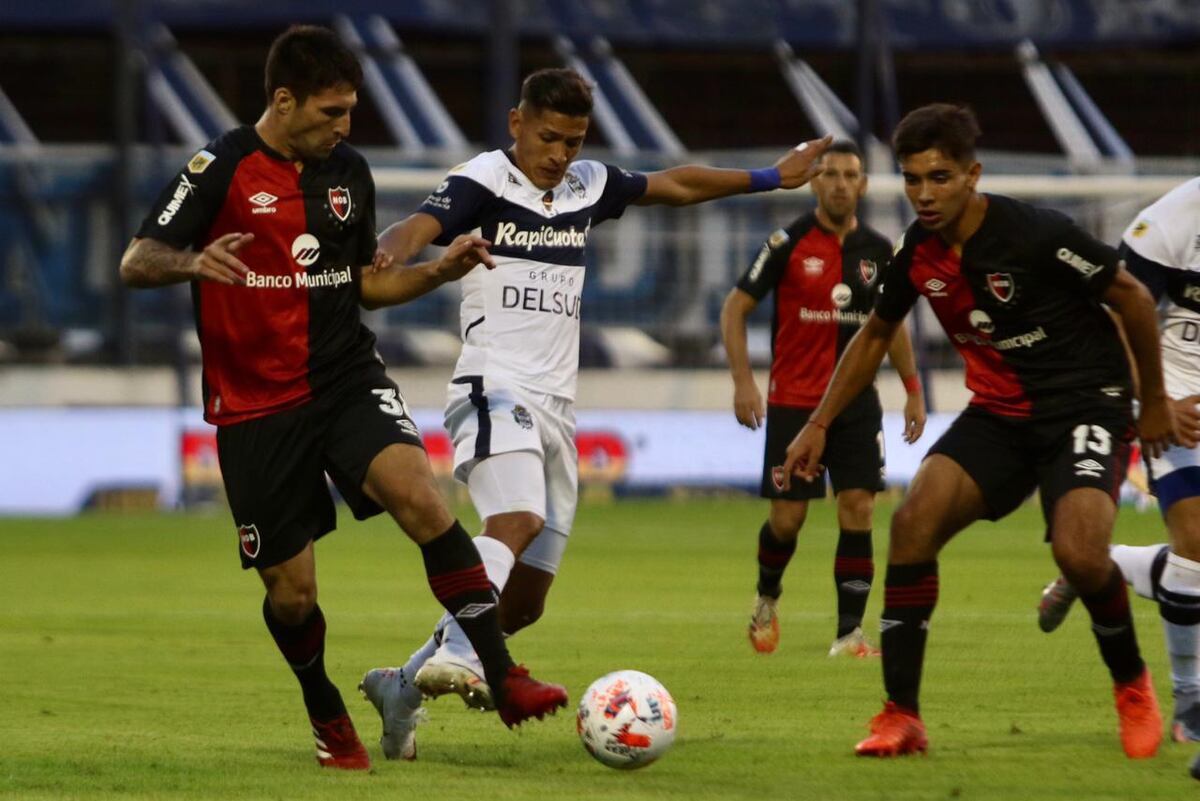 Newell’s perdió sin atenuantes ante Gimnasia y Burgos se quedó sin invicto