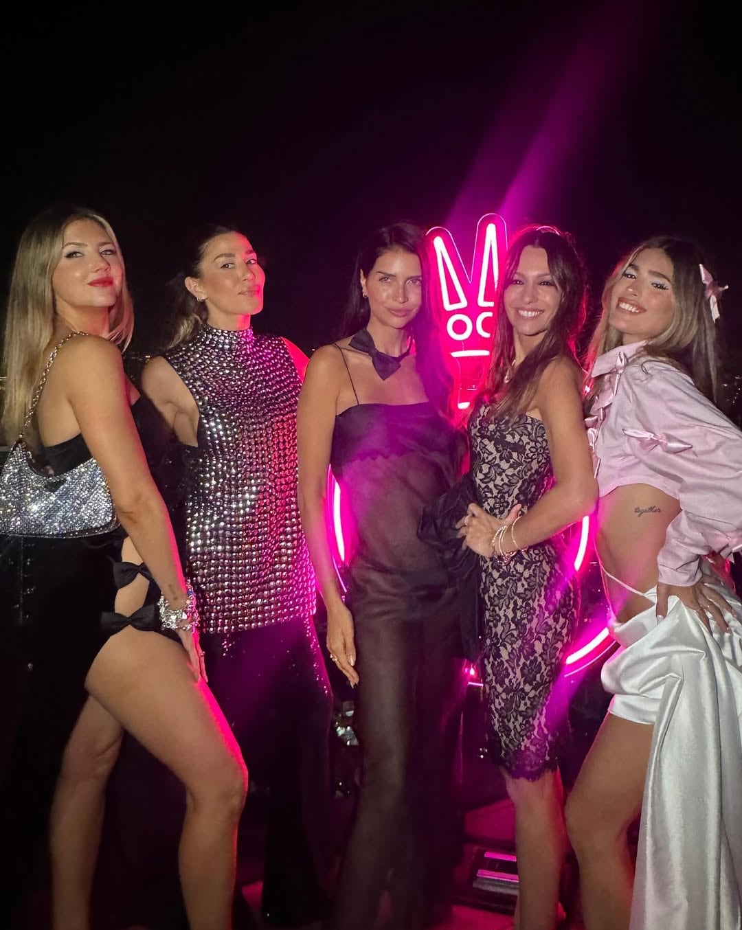 Jimena Barón junto a Stephanie Demner, Zaira Nara, Pampita y Julieta Poggio en Tailanda.