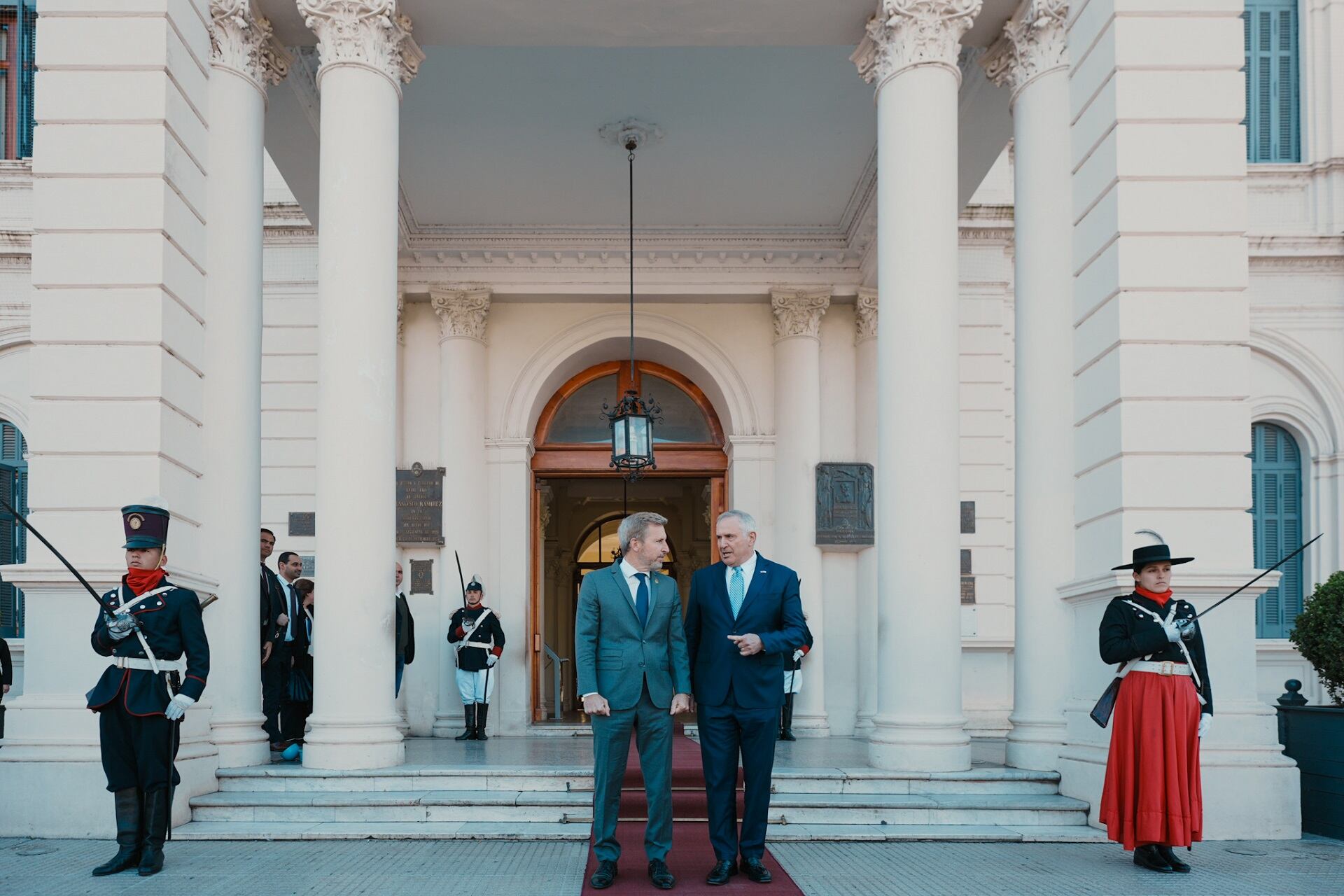 Rogelio Frigerio junto al embajador de Estados Unidos, Marc Stanley