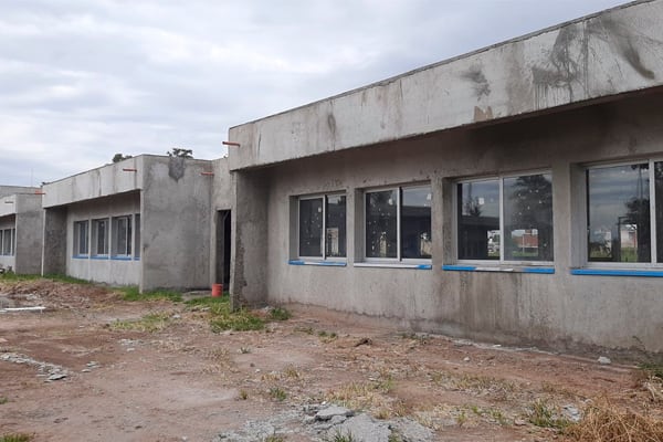 Escuela Proa en Villa María, en su atapa de construcción.