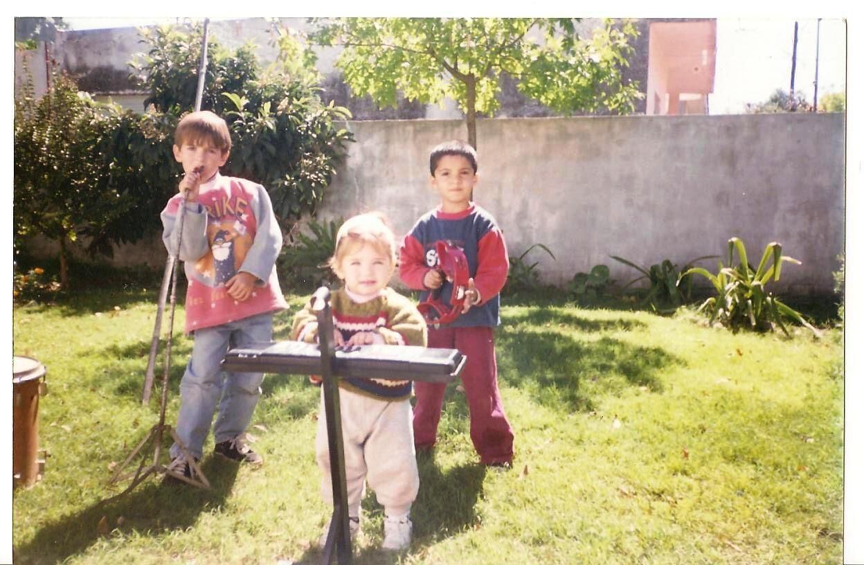 Maestro Omar Chiaretta y sus nietos