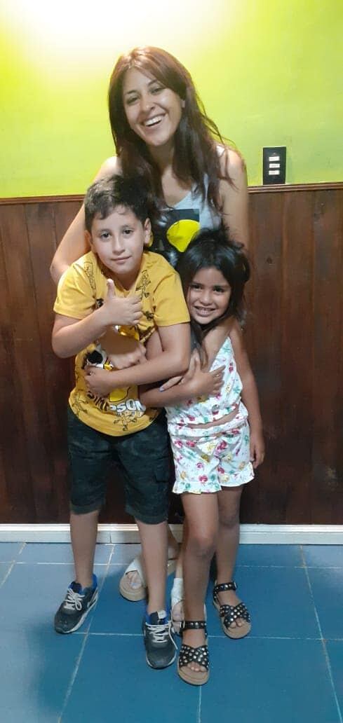 La foto que posteó Yamila Cialone junto a Guadalupe Lucero y su otro hijo, Benjamín.