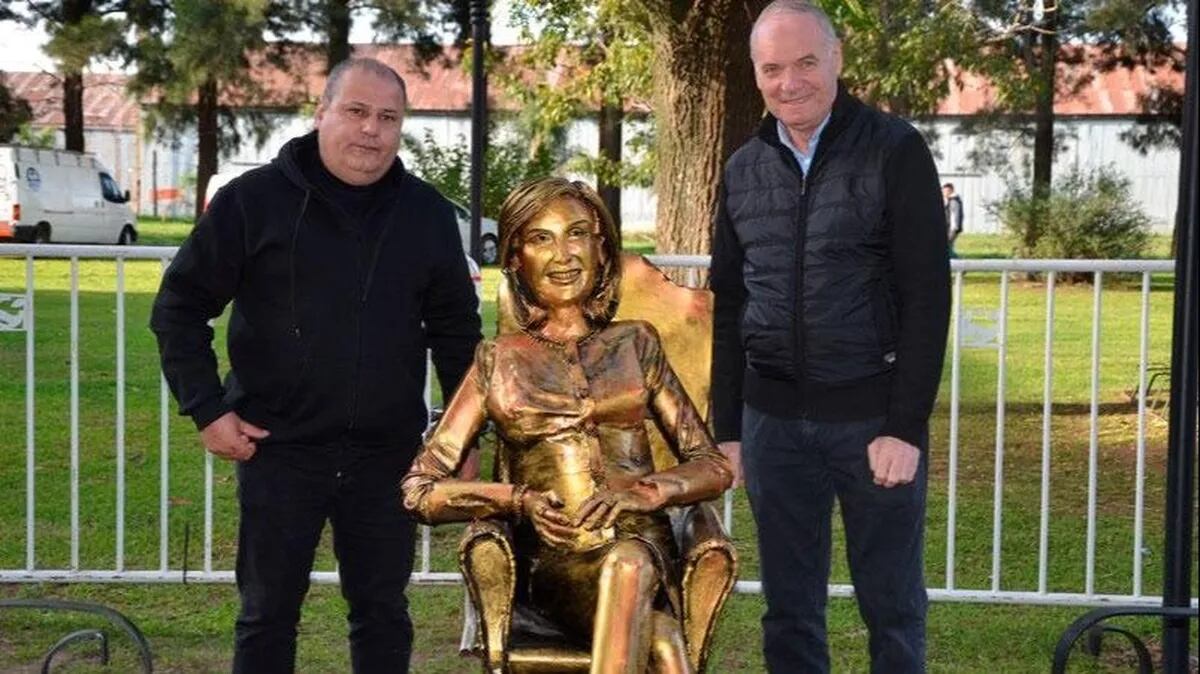 Hubo consecuencias: Mirtha Legrand reveló qué pasó con su estatua en Villa Cañás