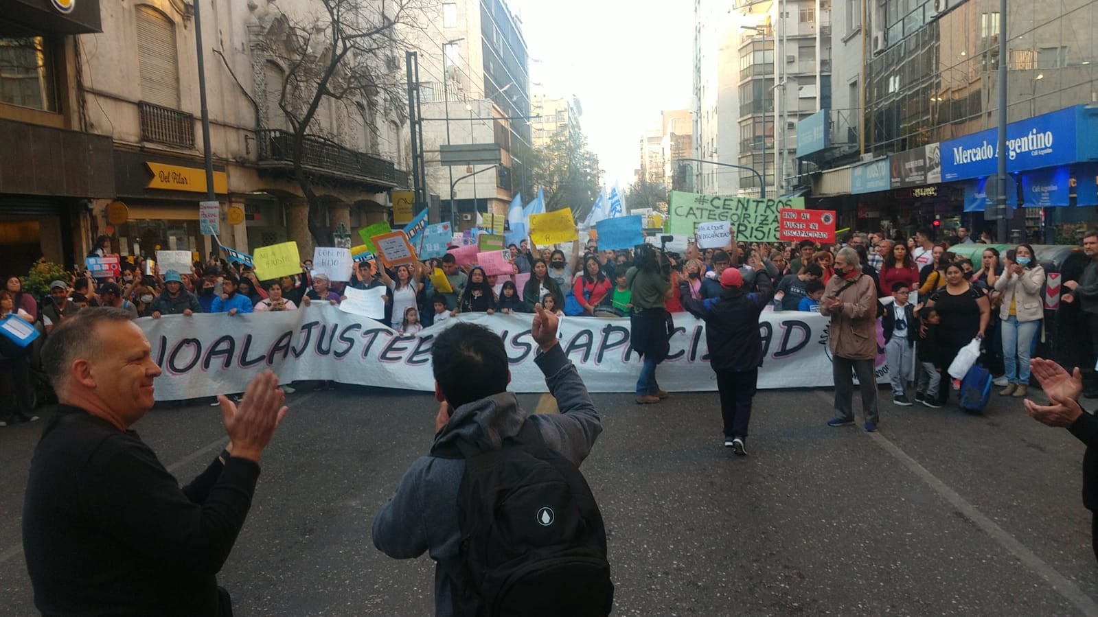 Masiva marcha contra el ajuste a discapacidad en Córdoba