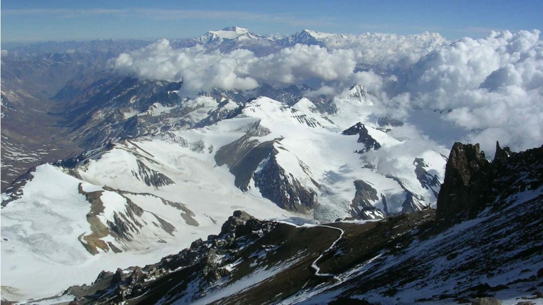 El Aconcagua se cobra vidas cada año (AP/Archivo).