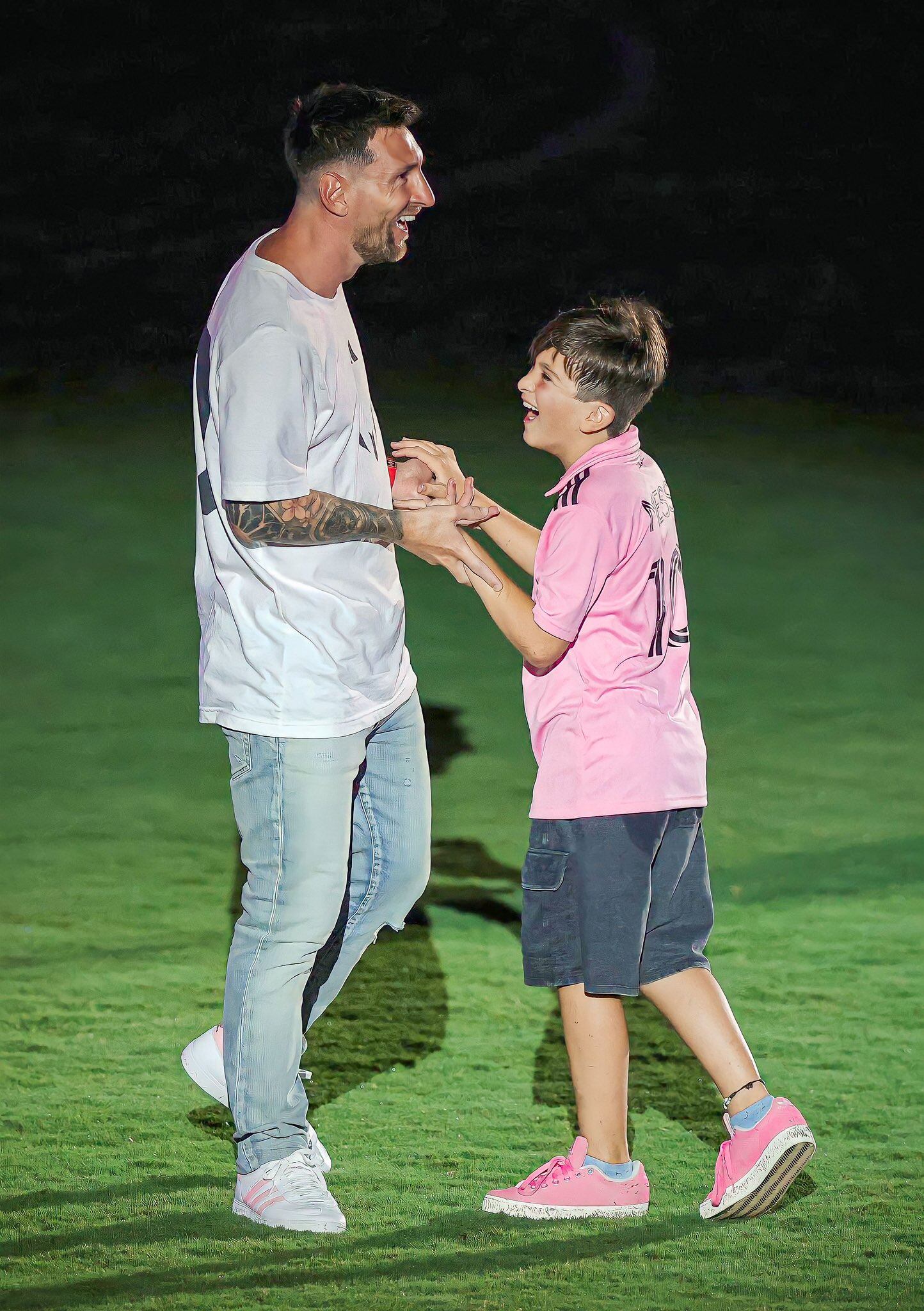 Lionel Messi junto a Thiago en la presentación en el Inter Miami.