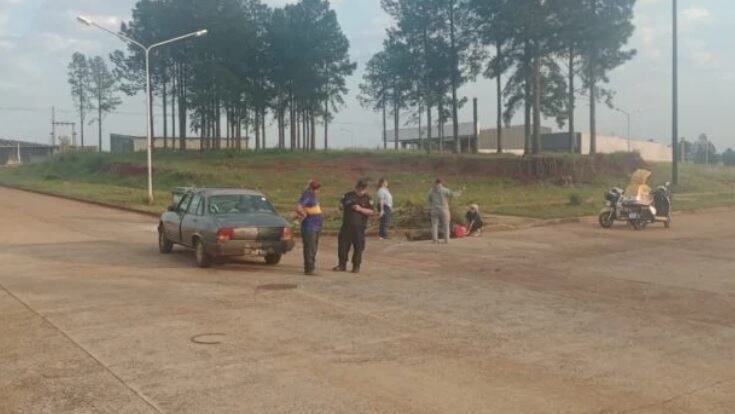 Accidente vial en Posadas dejó un saldo de un motociclista herido.