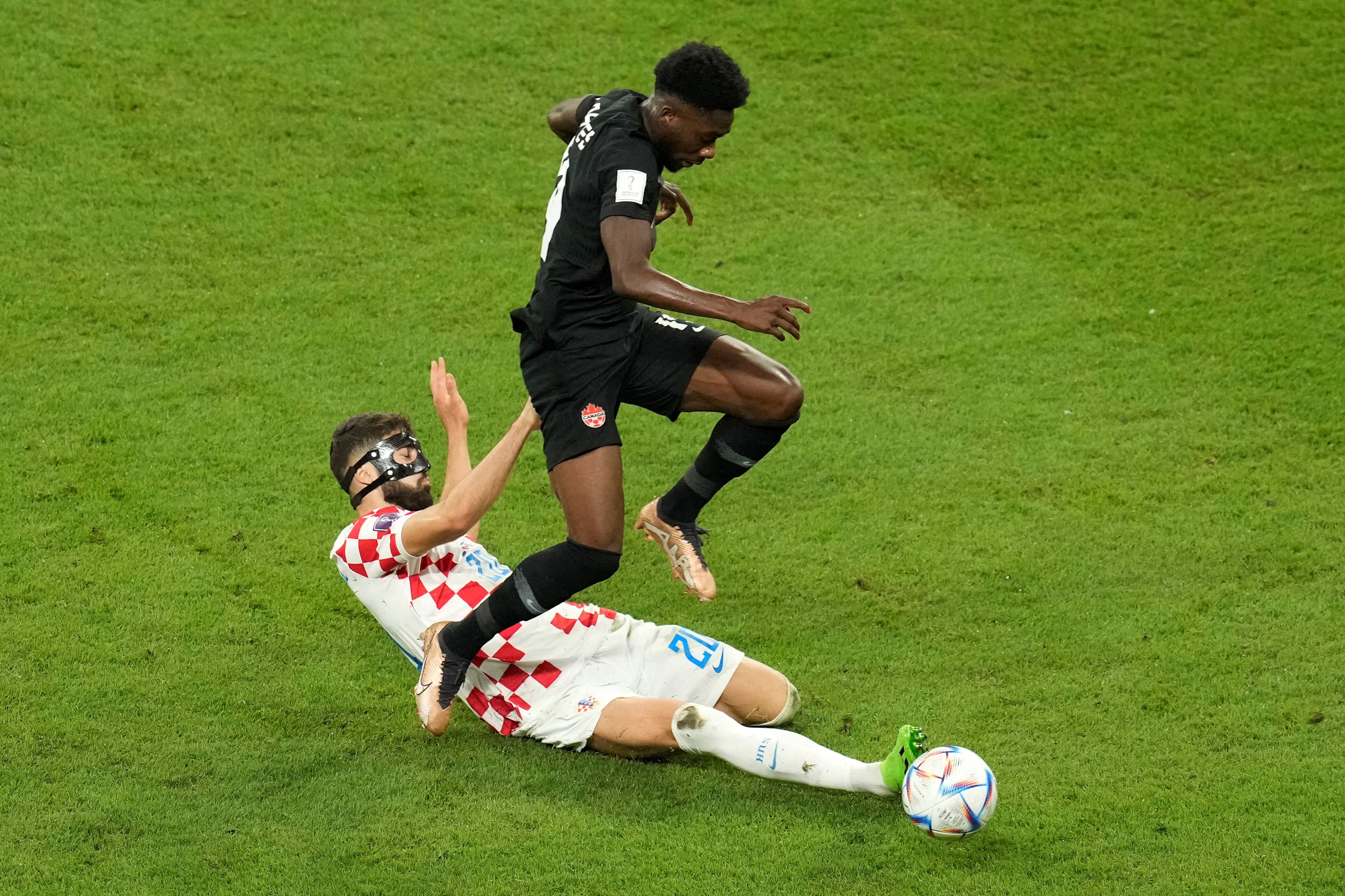 Canadá mostró un buen juego, pero ya quedó eliminada del Mundial. Foto: AP.