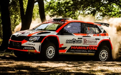 Scuncio y Javiera Román, en acción en Almafuerte, donde corrieron inscriptos por el Rally Cordobés y por RallySprint Latam.