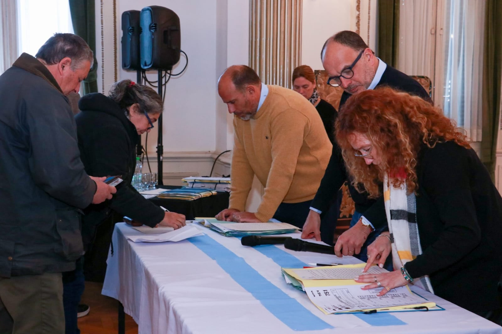 Tres Arroyos: firma de Escrituras del programa provincial Mi Escritura, Mi Casa