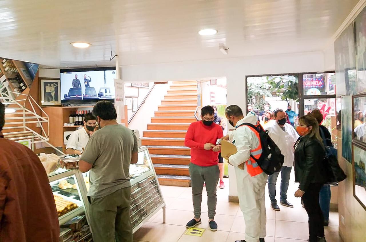 Jornada de concientización y control en los comercios de Tohuin para el cumplimiento de las disposiciones sanitarias vigentes.