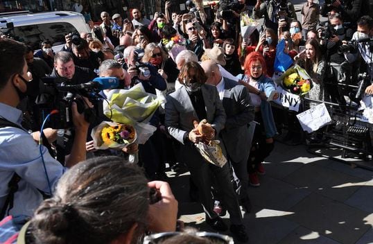 Furor cada mañana afuera de la corte de Virginia