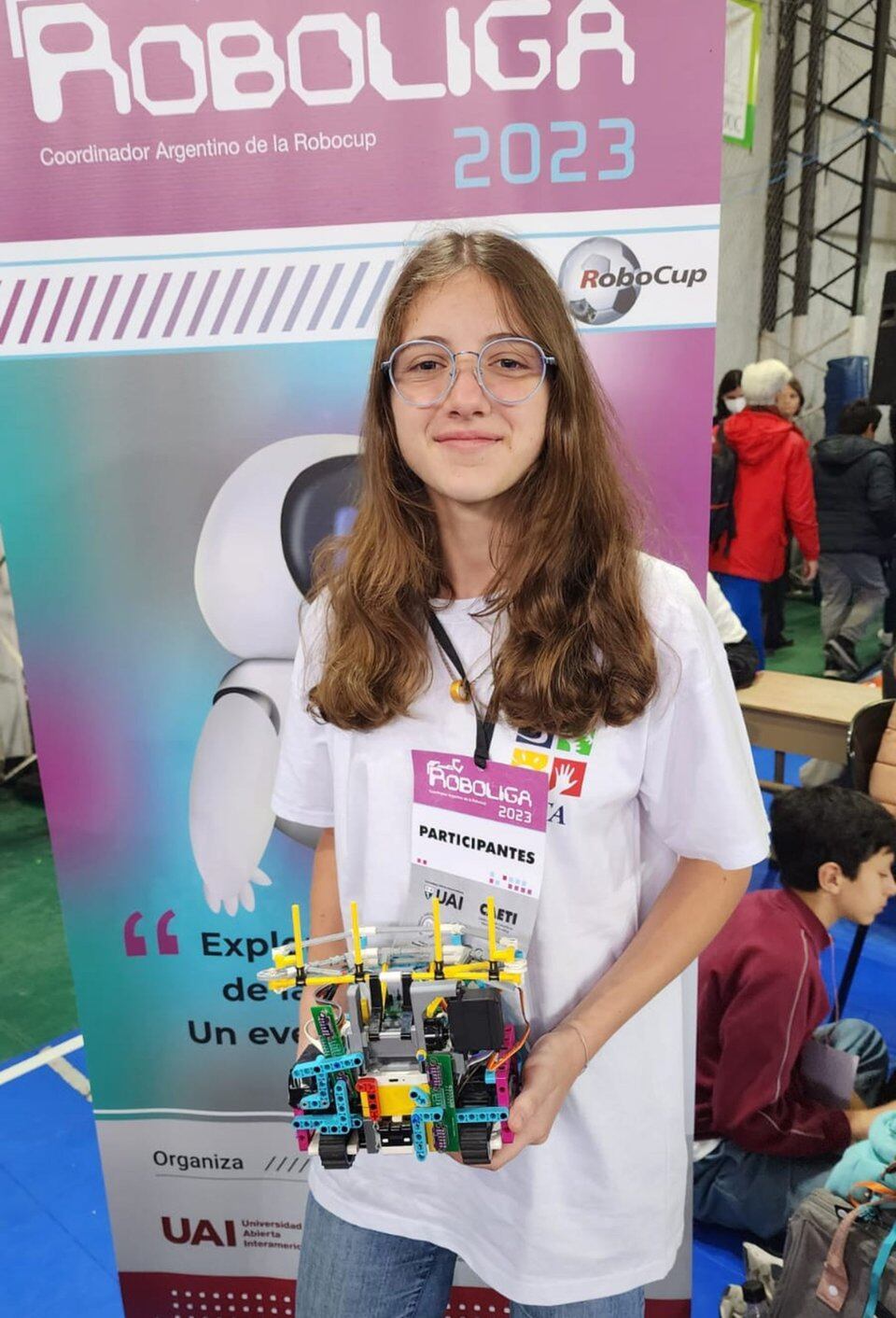 Virginia Viollaz presentó un robot que debía sortear diversos obstáculos.