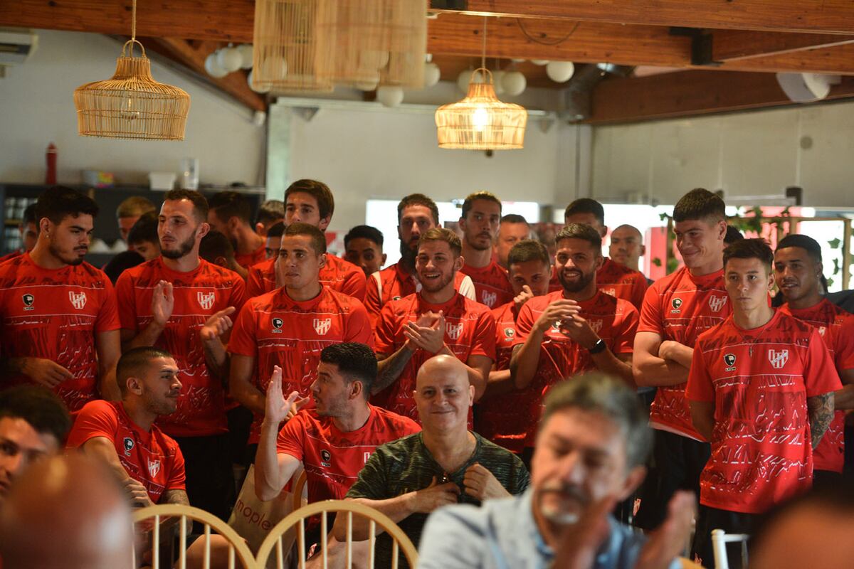 Instituto presenta su nuevo sponsor principal, el mismo que luce Belgrano