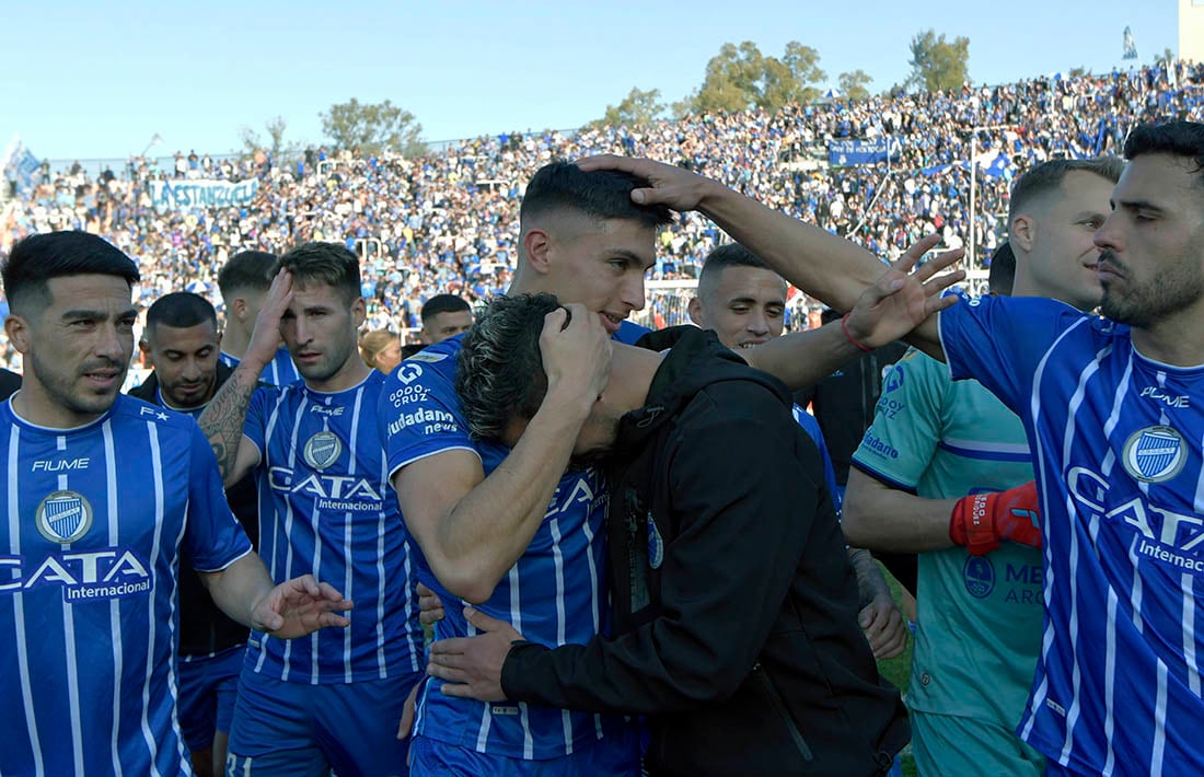 Fútbol Club Godoy Cruz Antonio Tomba.