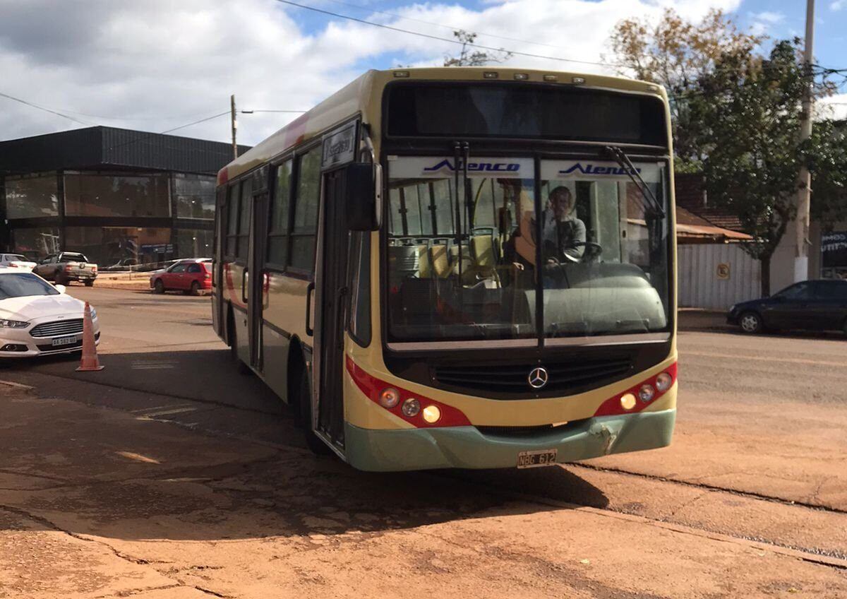 Continúa el paro de colectivos en Eldorado