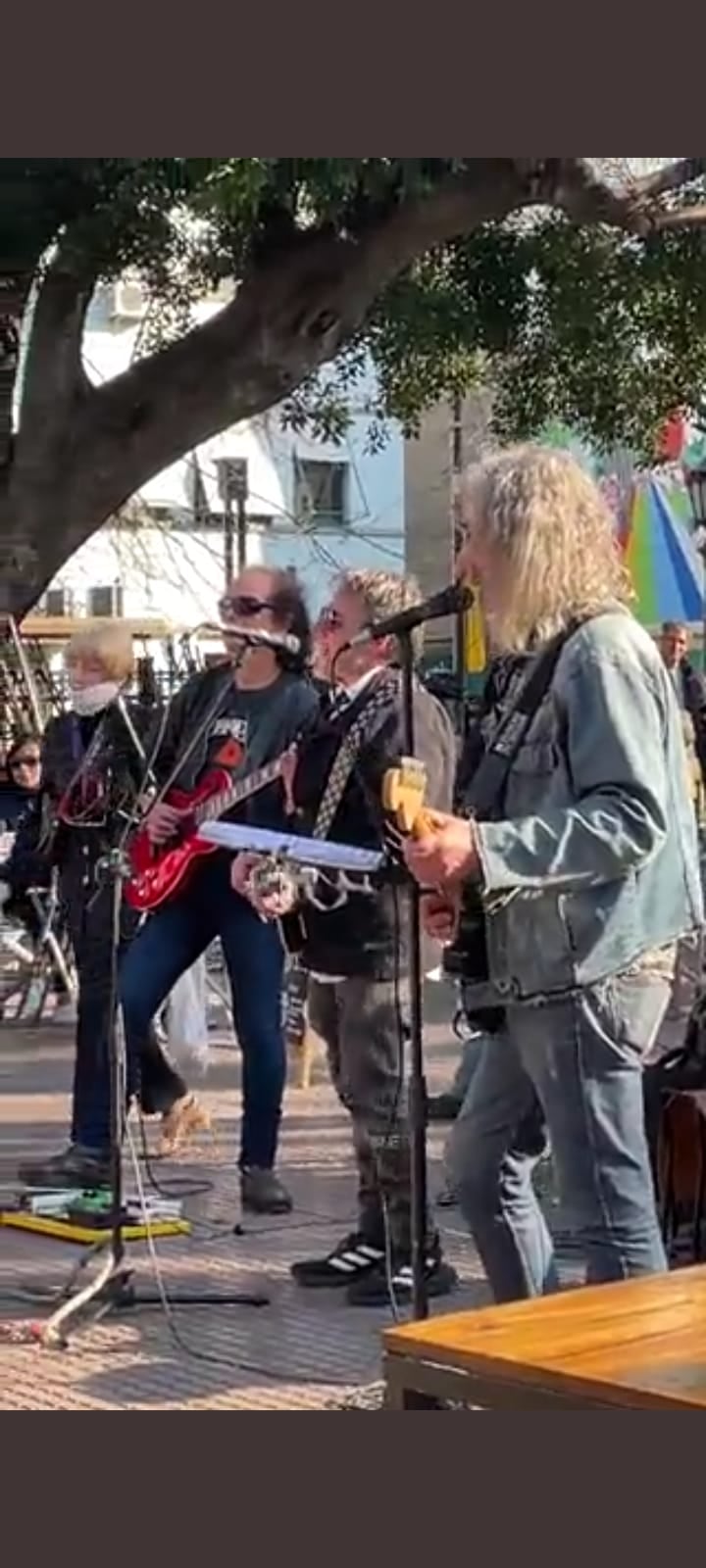 Se perdió un nene en San Telmo y una banda lanzó un espontáneo hit de rock para encontrar al padre